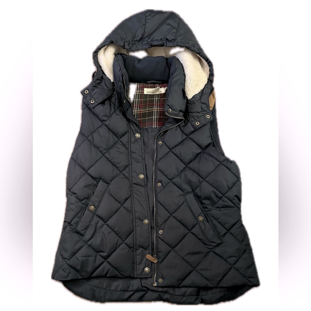H&M women’s puffer quilted vest